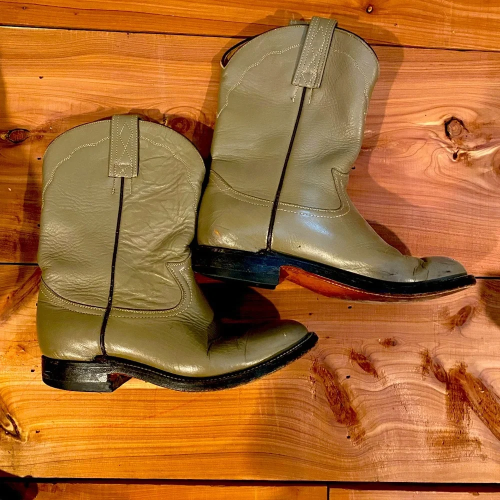 8 VINTAGE COWBOY BOOTS Womens,vintage gray boots,vintage western boots womens - Picture 1 of 7